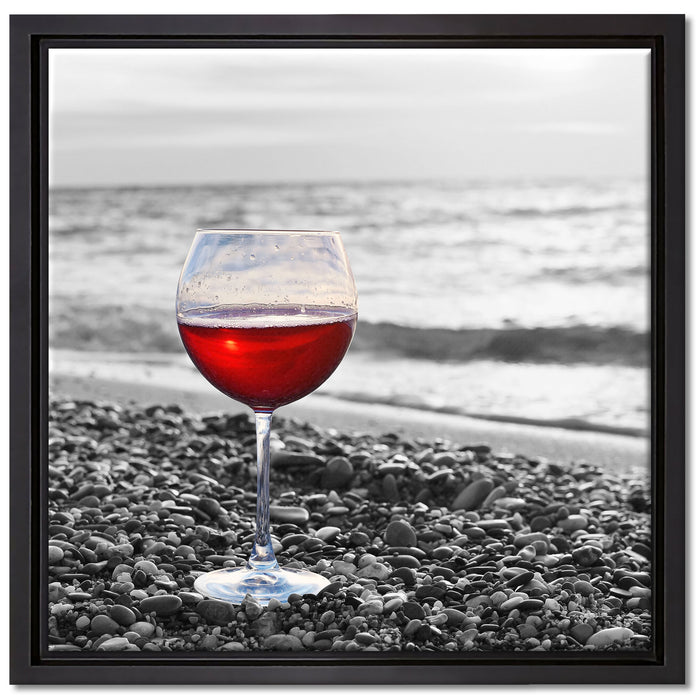 Weinglas am Strand auf Leinwandbild Quadratisch gerahmt Größe 40x40