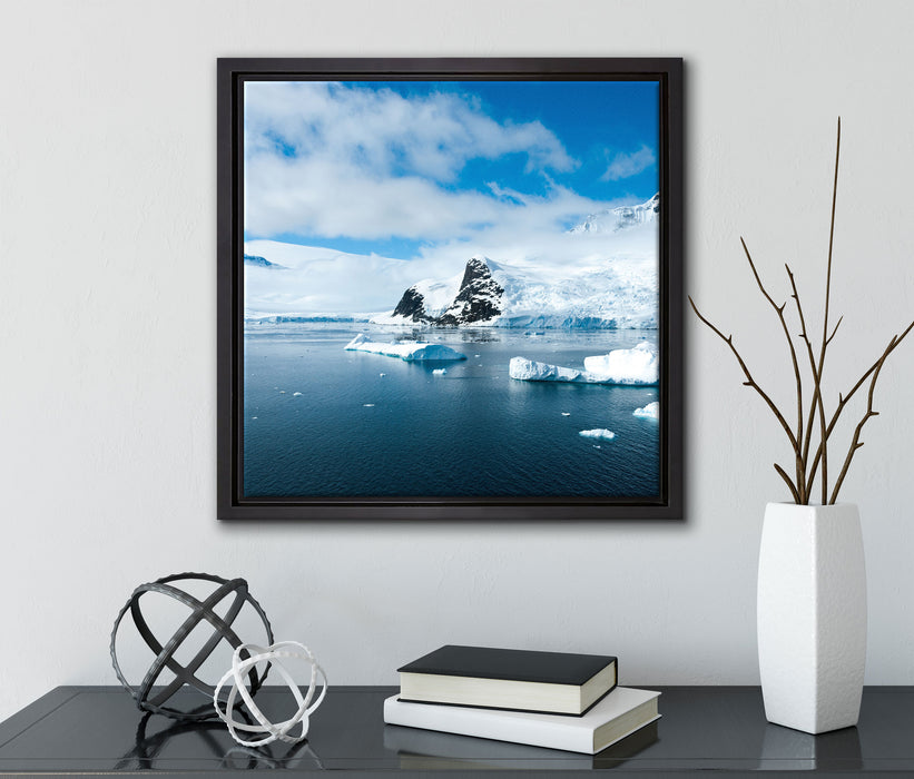 Winterlandschaft in der Antarktis  auf Leinwandbild Quadratisch gerahmt mit Kirschblüten
