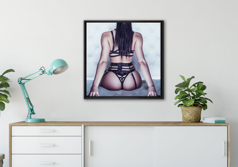 Brünette Frau in sexy Dessous auf Leinwandbild gerahmt Quadratisch verschiedene Größen im Wohnzimmer