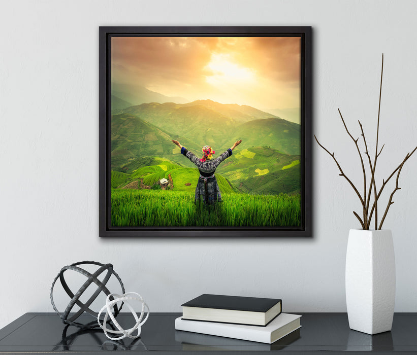 asiatische Berg Farm  auf Leinwandbild Quadratisch gerahmt mit Kirschblüten