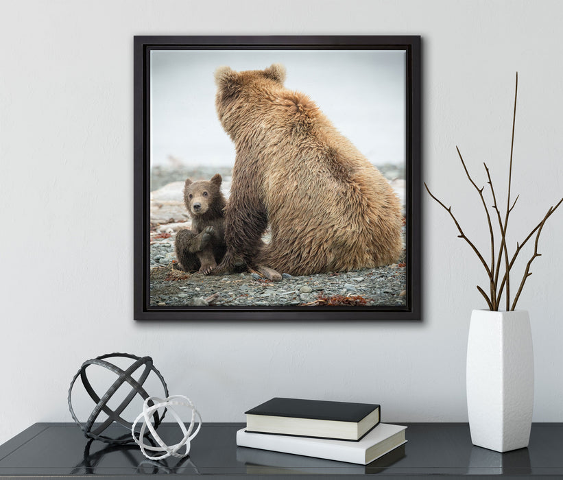 Bär mit Baby nach dem Baden  auf Leinwandbild Quadratisch gerahmt mit Kirschblüten