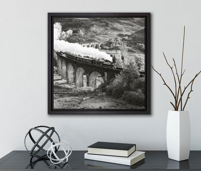 Lokomotive Glenfinnan Viadukt  auf Leinwandbild Quadratisch gerahmt mit Kirschblüten