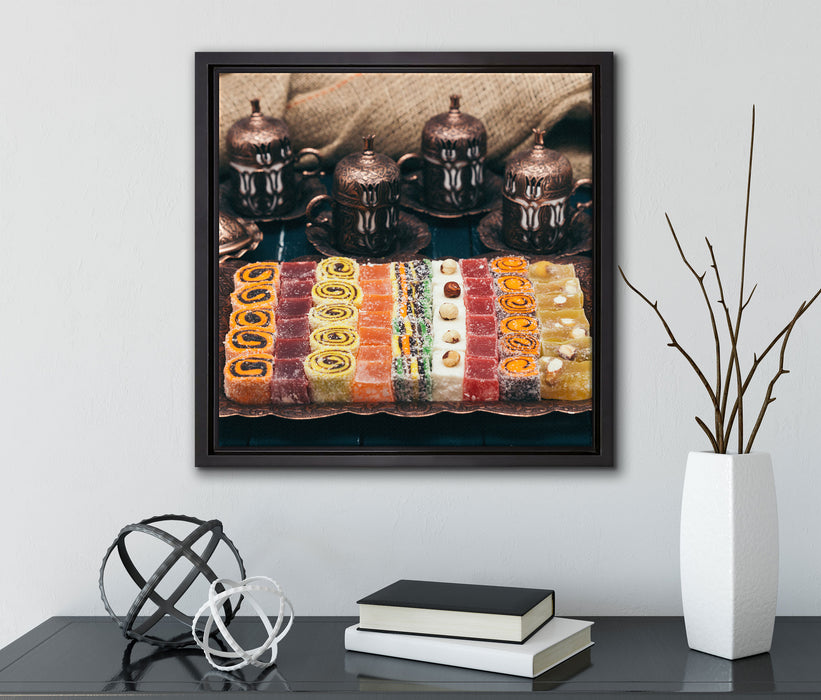 traditionelle türkische Desserts  auf Leinwandbild Quadratisch gerahmt mit Kirschblüten