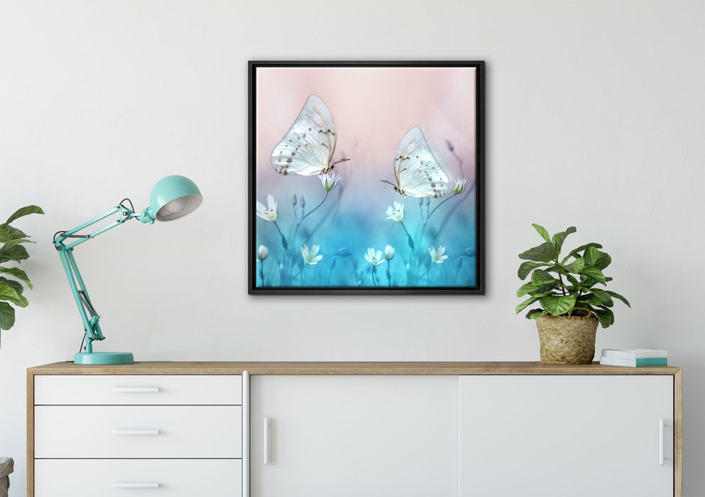 Schmetterling auf kleinen Blumen auf Leinwandbild gerahmt Quadratisch verschiedene Größen im Wohnzimmer
