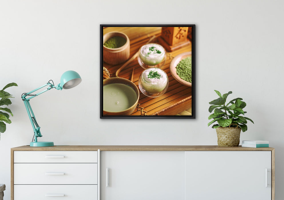 schön dekorierter Matcha Tee auf Leinwandbild gerahmt Quadratisch verschiedene Größen im Wohnzimmer