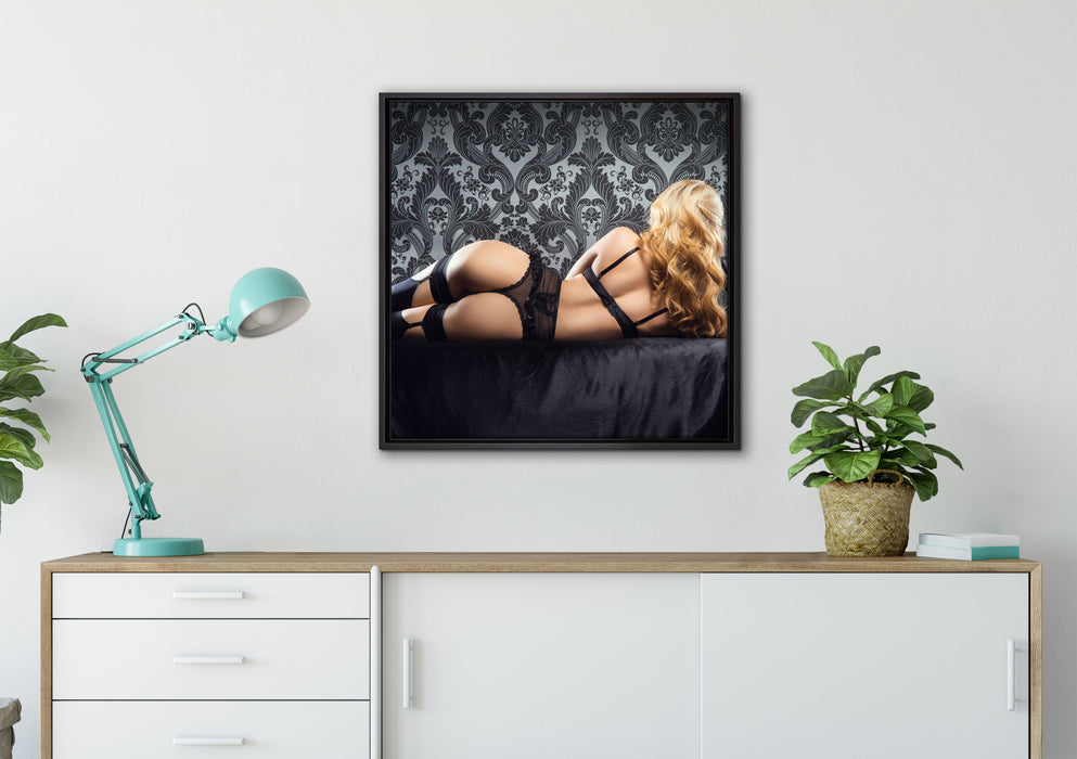 schöne Frau in sexy Dessous auf Leinwandbild gerahmt Quadratisch verschiedene Größen im Wohnzimmer