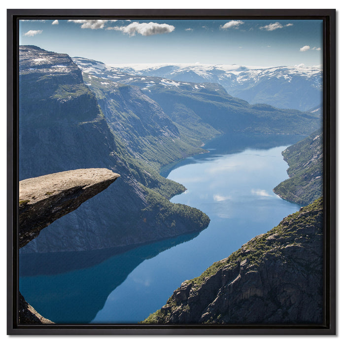 Blick auf wunderschönes Tal auf Leinwandbild Quadratisch gerahmt Größe 60x60