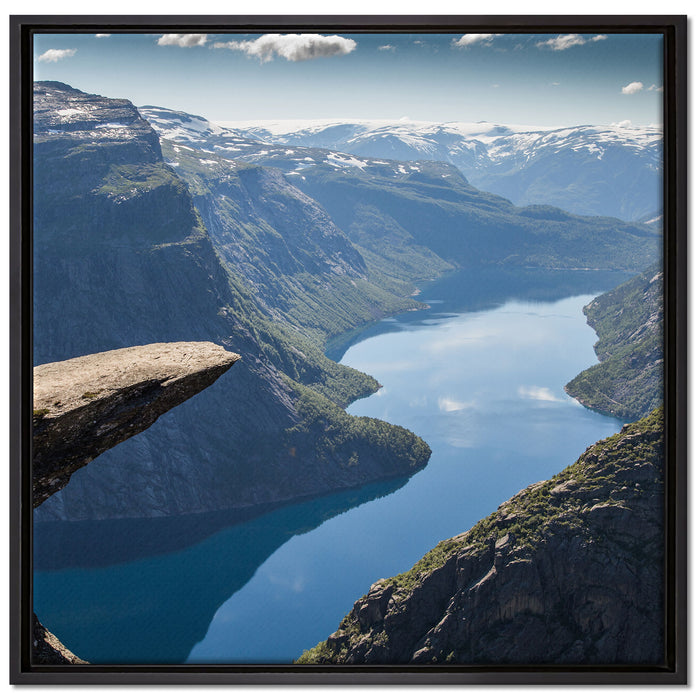 Blick auf wunderschönes Tal auf Leinwandbild Quadratisch gerahmt Größe 70x70
