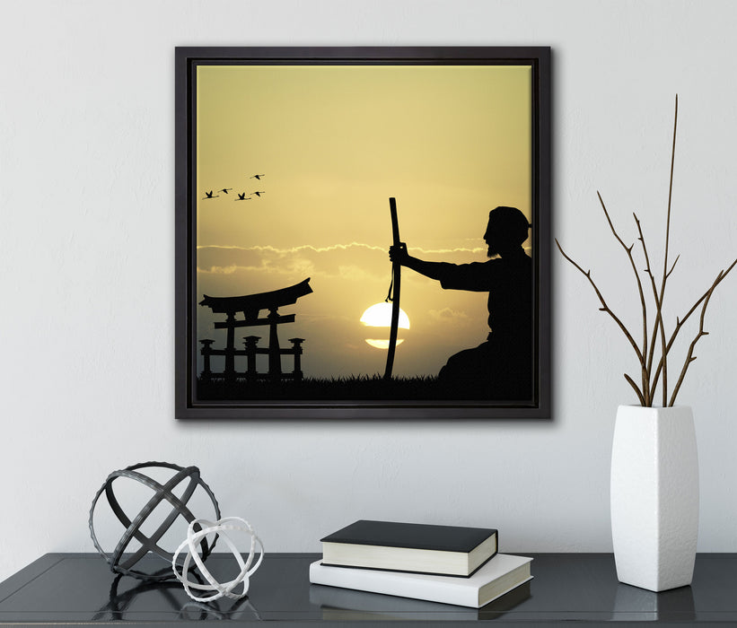 Samurai-Meister vor Horizont  auf Leinwandbild Quadratisch gerahmt mit Kirschblüten
