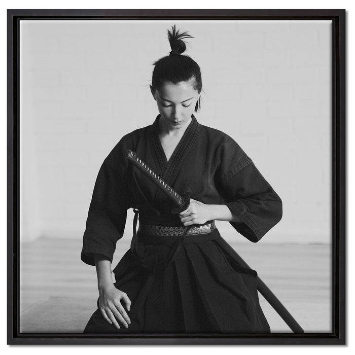 stolze Samurai-Kriegerin auf Leinwandbild Quadratisch gerahmt Größe 60x60