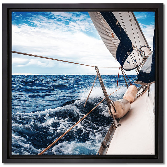 Die weißen Segel der Yacht auf Leinwandbild Quadratisch gerahmt Größe 40x40