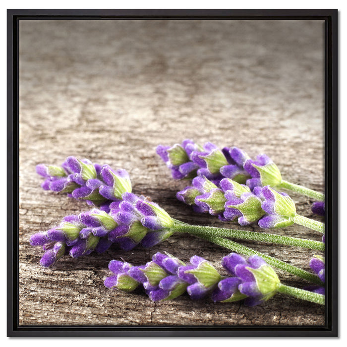 Liegender frischer Lavendel auf Leinwandbild Quadratisch gerahmt Größe 60x60