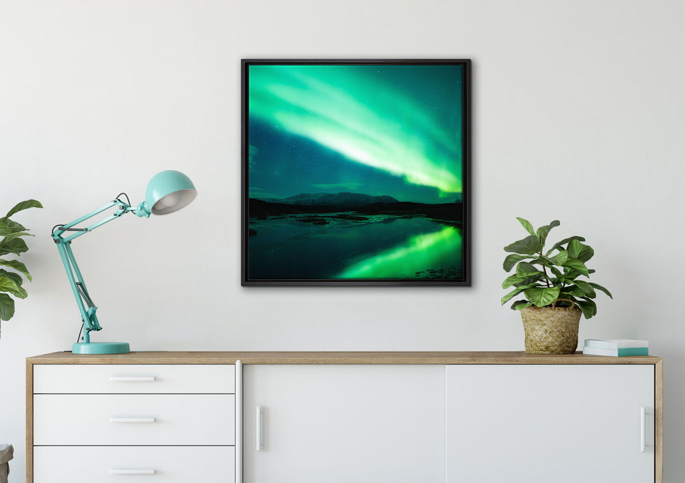 Polarlichter in Skandinavien auf Leinwandbild gerahmt Quadratisch verschiedene Größen im Wohnzimmer