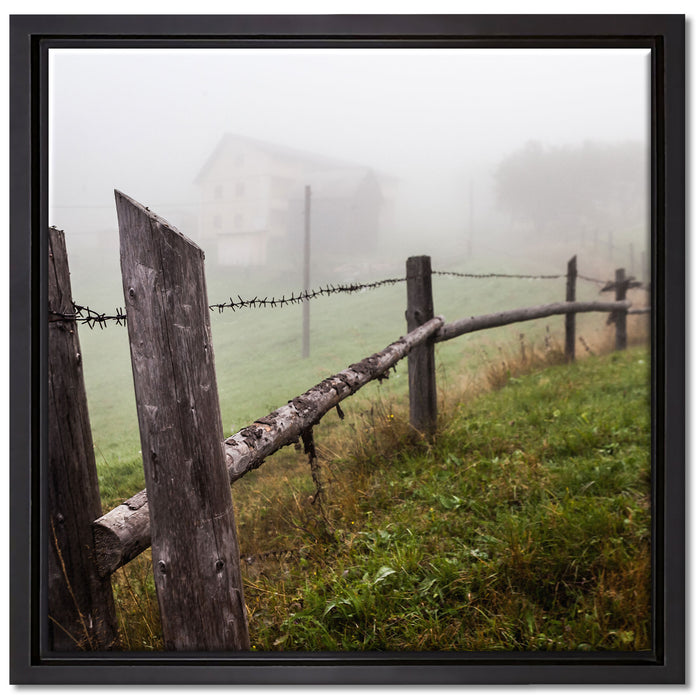 Holzzaun auf Wiese auf Leinwandbild Quadratisch gerahmt Größe 40x40
