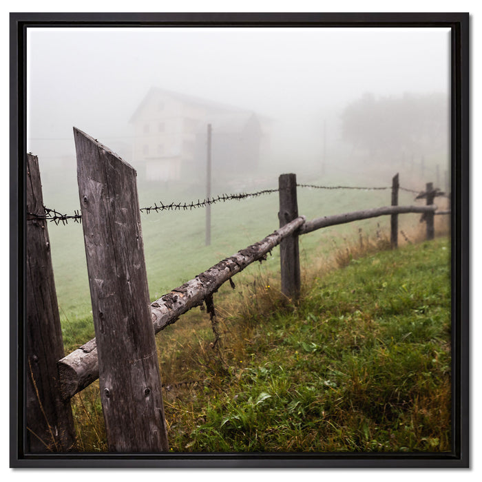 Holzzaun auf Wiese auf Leinwandbild Quadratisch gerahmt Größe 60x60