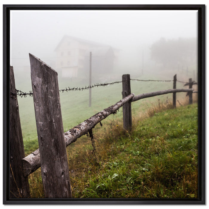Holzzaun auf Wiese auf Leinwandbild Quadratisch gerahmt Größe 70x70