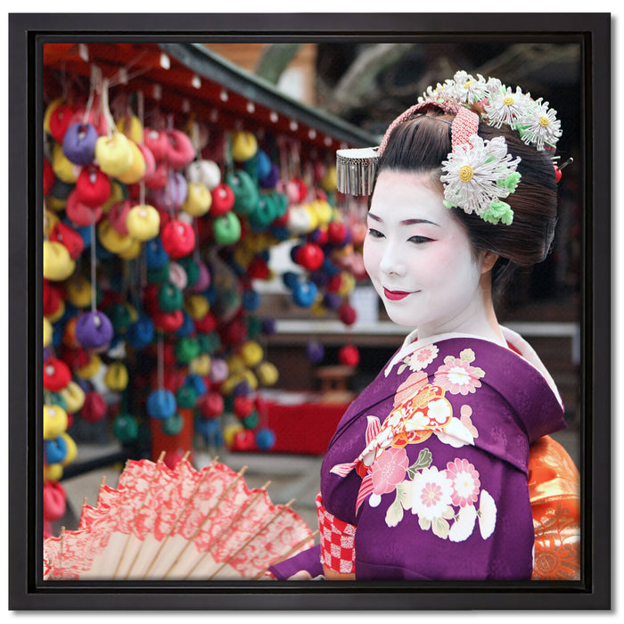 Anmutige Geisha mit Fächer auf Leinwandbild Quadratisch gerahmt Größe 40x40