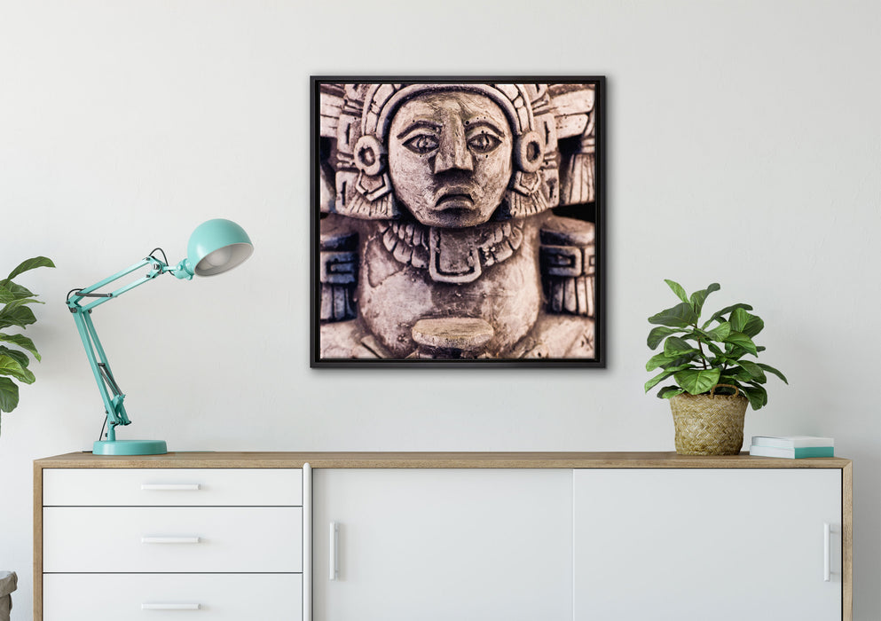 kleine Maya Skulptur auf Leinwandbild gerahmt Quadratisch verschiedene Größen im Wohnzimmer