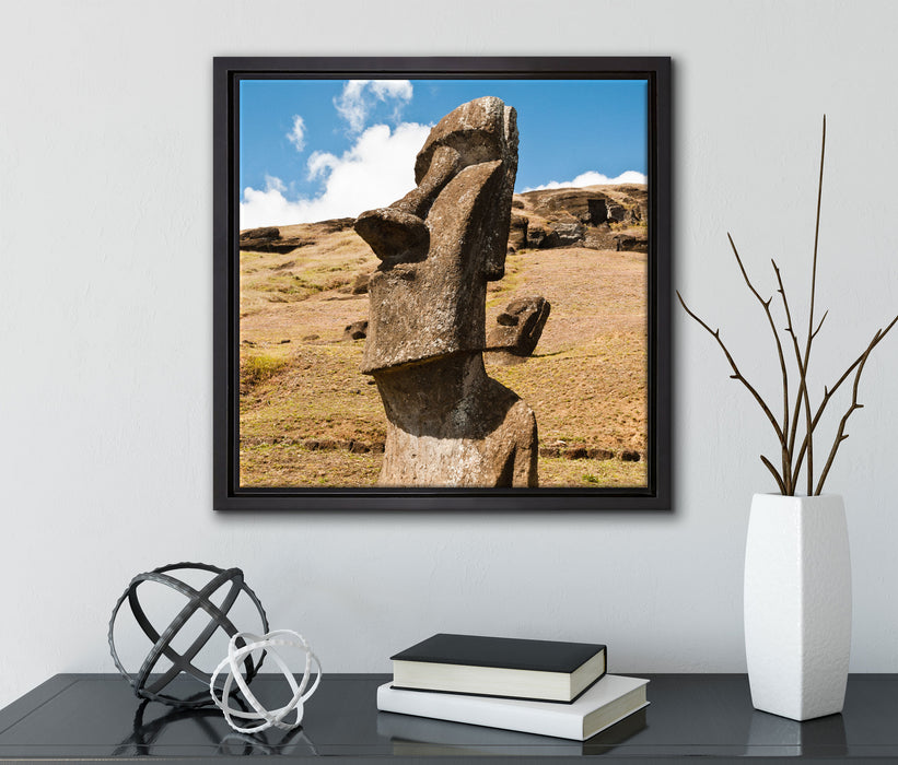 Moai Statue auf den Osterinseln  auf Leinwandbild Quadratisch gerahmt mit Kirschblüten