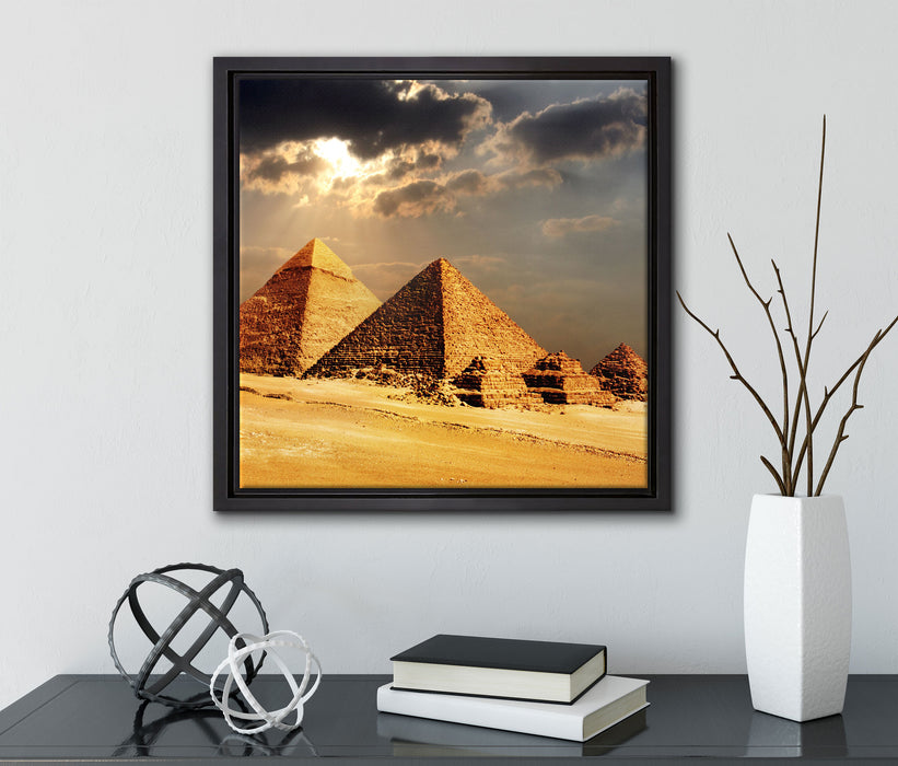 Pyramiden von Gizeh im Sonnenlicht  auf Leinwandbild Quadratisch gerahmt mit Kirschblüten