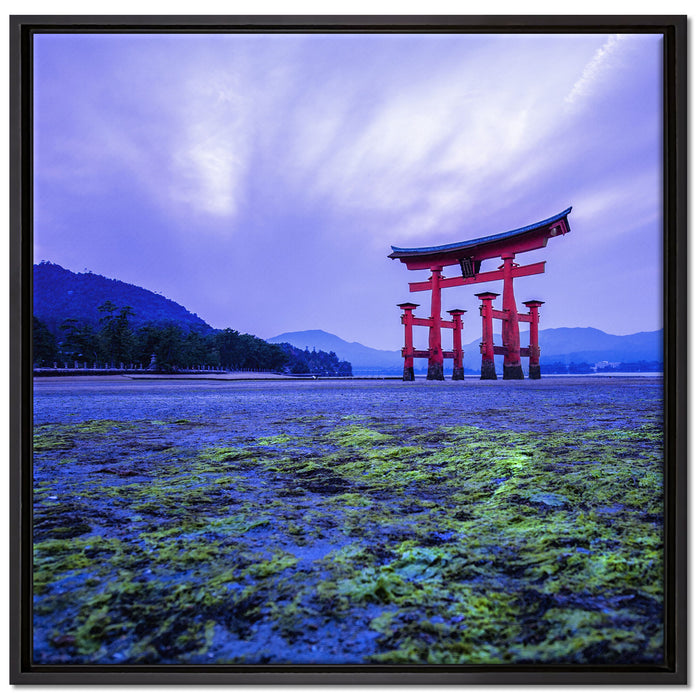 Torii in Hiroshima Japan auf Leinwandbild Quadratisch gerahmt Größe 70x70