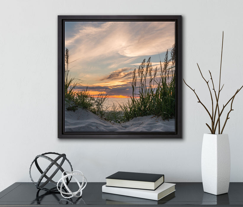 Gras am Strand bei Sonnenuntergang  auf Leinwandbild Quadratisch gerahmt mit Kirschblüten