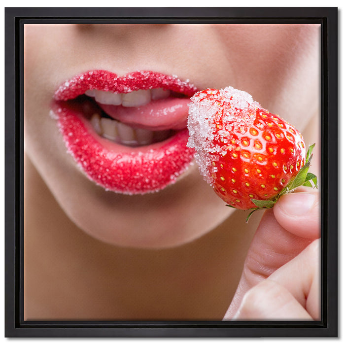 Erdbeere vor Lippen auf Leinwandbild Quadratisch gerahmt Größe 40x40