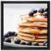 Pancakes mit Sirup und Blaubeeren auf Leinwandbild Quadratisch gerahmt Größe 40x40