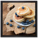 Pancakes mit Blaubeeren auf Leinwandbild Quadratisch gerahmt Größe 40x40