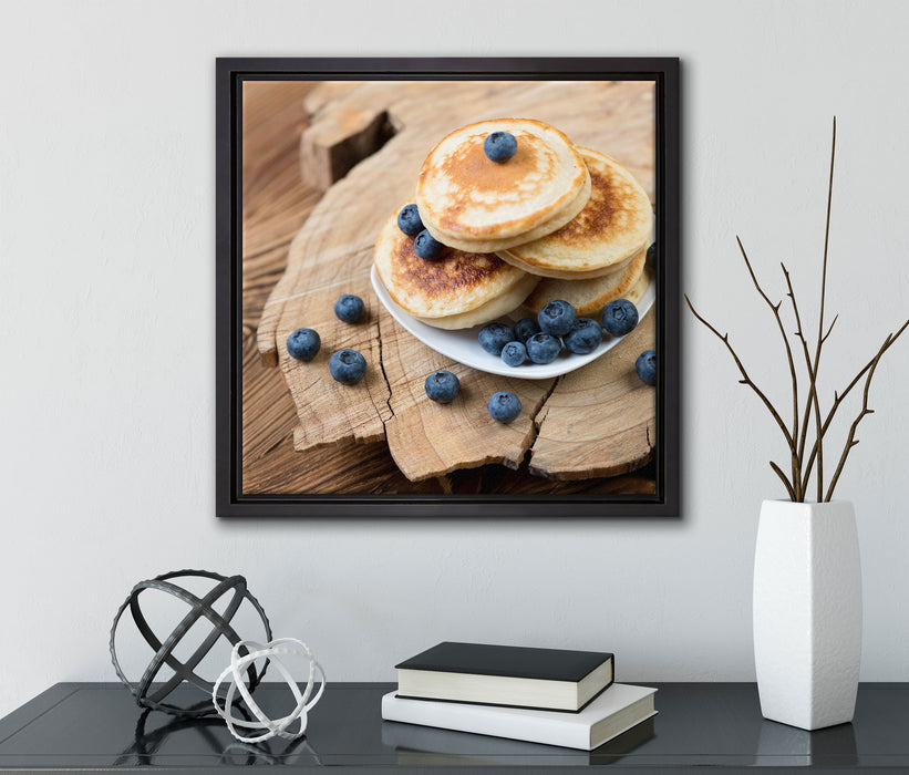 Pancakes mit Blaubeeren  auf Leinwandbild Quadratisch gerahmt mit Kirschblüten