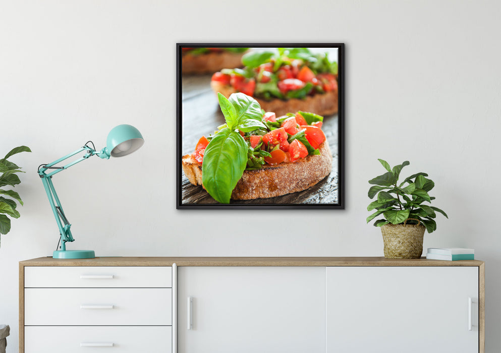 Köstliche Tomaten Bruchetta auf Leinwandbild gerahmt Quadratisch verschiedene Größen im Wohnzimmer