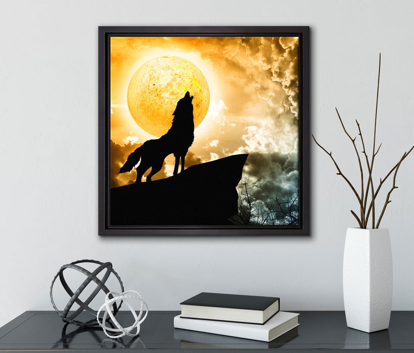 Wolf heult den Mond an  auf Leinwandbild Quadratisch gerahmt mit Kirschblüten