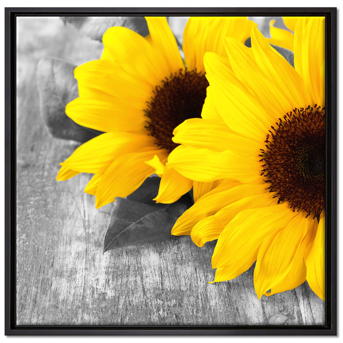 schöne Sonnenblumen auf Holztisch auf Leinwandbild Quadratisch gerahmt Größe 70x70