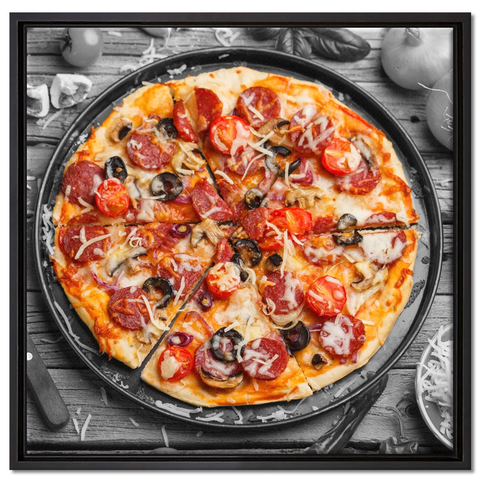 Pizza auf Pizzablech auf Leinwandbild Quadratisch gerahmt Größe 60x60