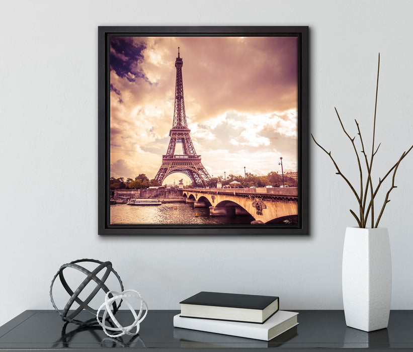 Eiffelturm in Paris  auf Leinwandbild Quadratisch gerahmt mit Kirschblüten