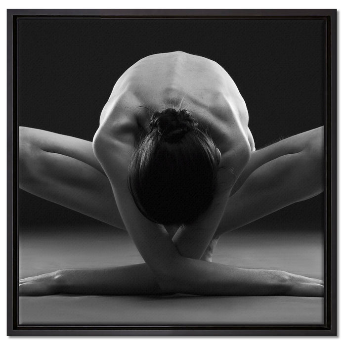 Nackte Frau in besonderer Yogapose auf Leinwandbild Quadratisch gerahmt Größe 60x60