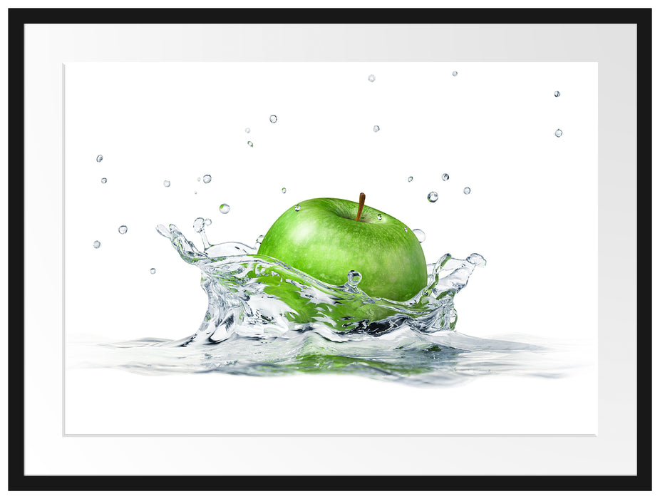 Grüner Apfel fällt in Wasser Passepartout 80x60