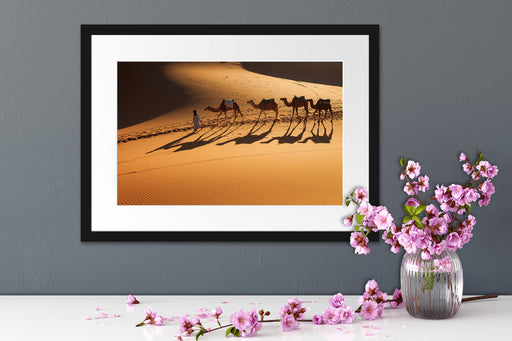 Kamelkarawane in der Wüste Passepartout Wohnzimmer