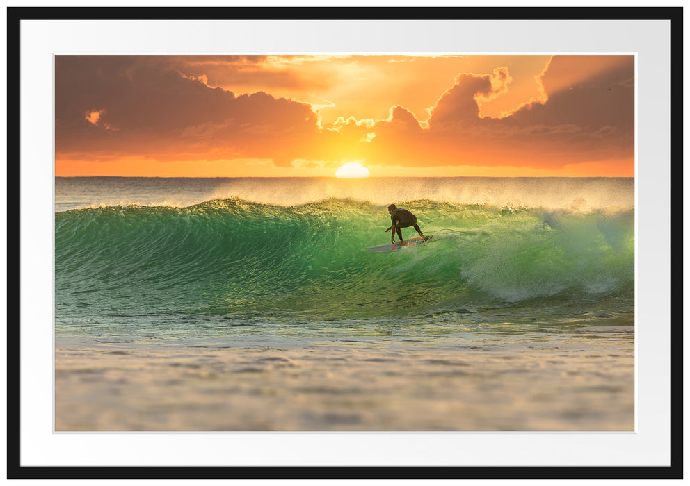 Pixxprint Surfen im Sonnenuntergang, im Galerie-Passepartout Bilderrahmen