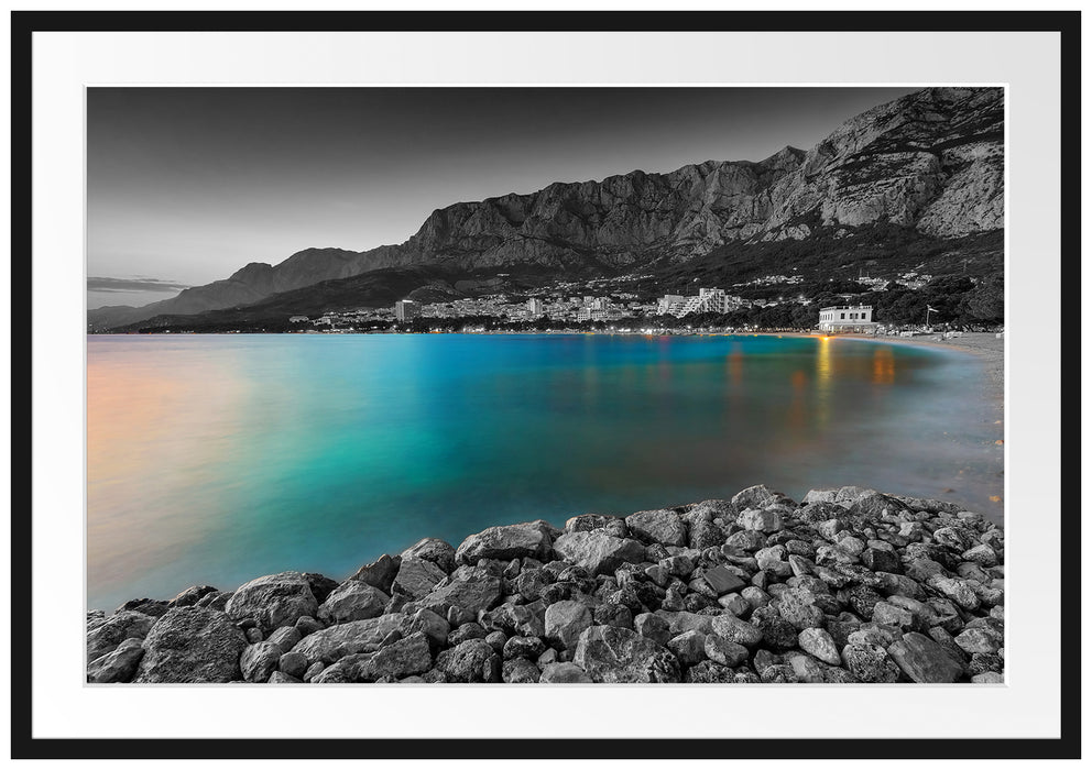 Pixxprint Strand in Makarska Kroatien, im Galerie-Passepartout Bilderrahmen