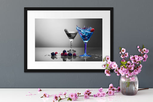 Blauer leckerer Cocktail Passepartout Wohnzimmer
