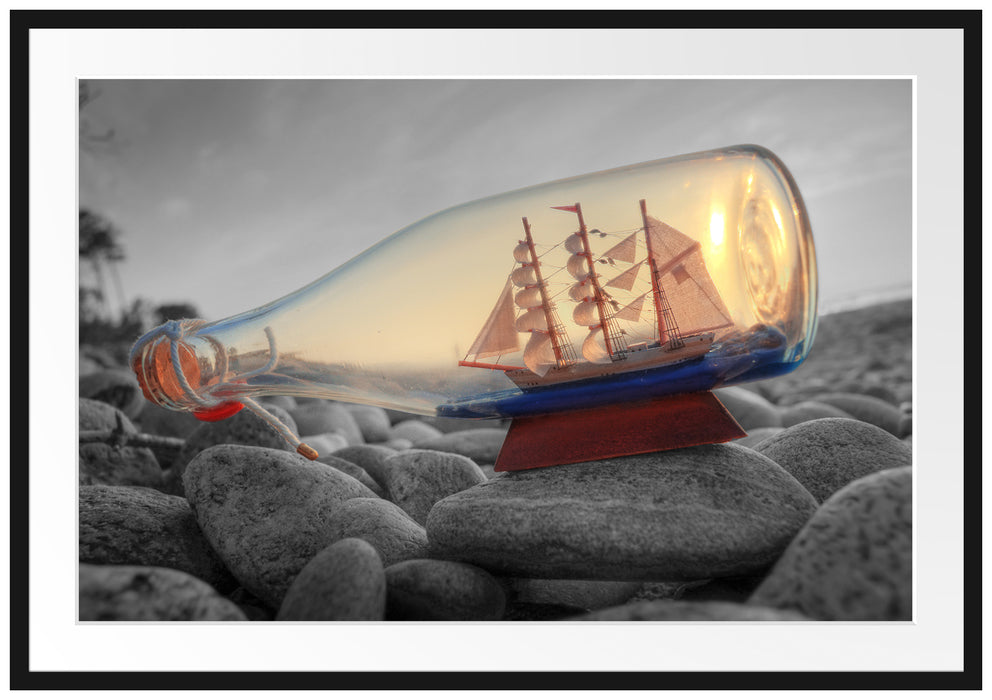 Pixxprint Schiff in Flasche, im Galerie-Passepartout Bilderrahmen