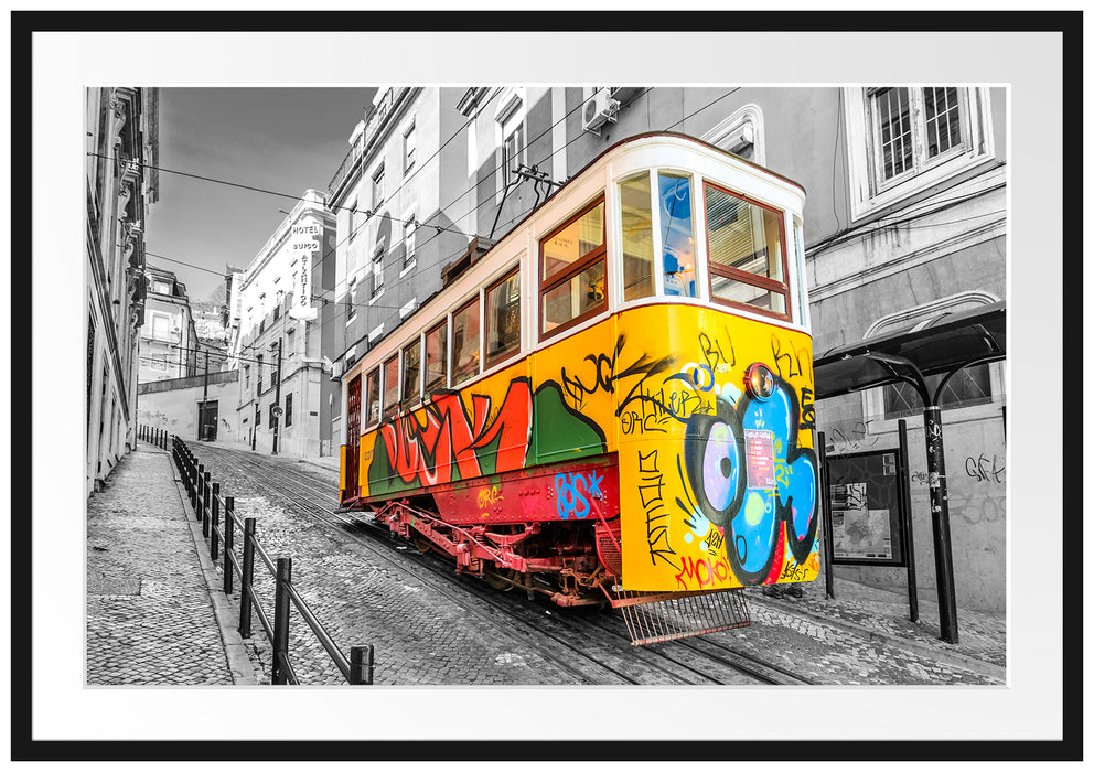 Pixxprint kleine Besprühte S-Bahn, im Galerie-Passepartout Bilderrahmen