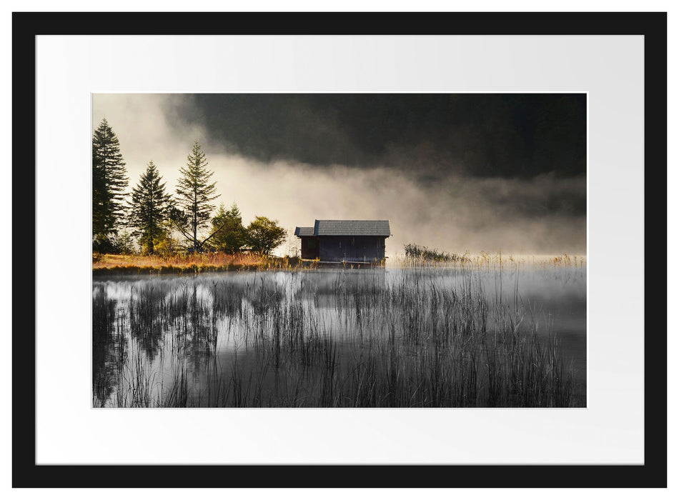 Häuschen am See mit Nebel Passepartout 55x40