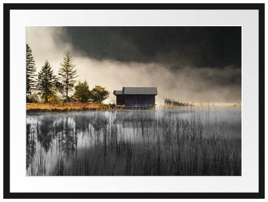 Häuschen am See mit Nebel Passepartout 80x60