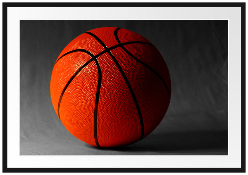 Pixxprint Basketball schwarzer Hintergrund, im Galerie-Passepartout Bilderrahmen