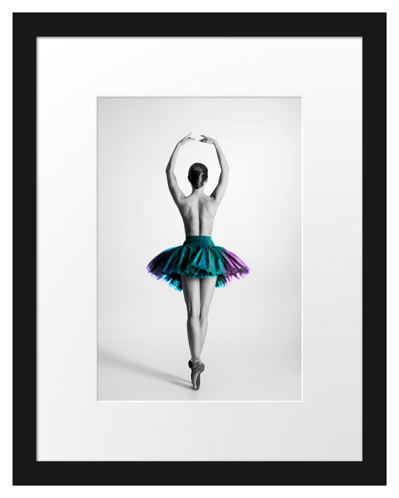 anmutige Ballerina im Tütü Passepartout 38x30