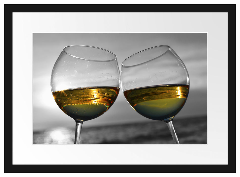 Wein in Gläsern am Meer Passepartout 55x40