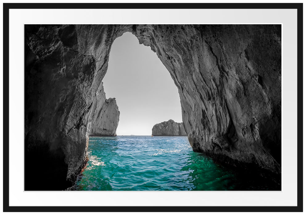 Pixxprint Felsenbucht im Meer, im Galerie-Passepartout Bilderrahmen