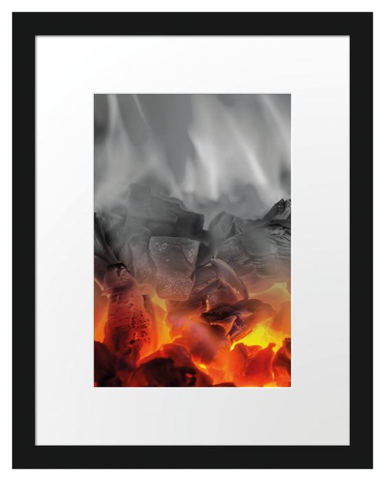 brennende Holzkohle in Kamin Passepartout 38x30